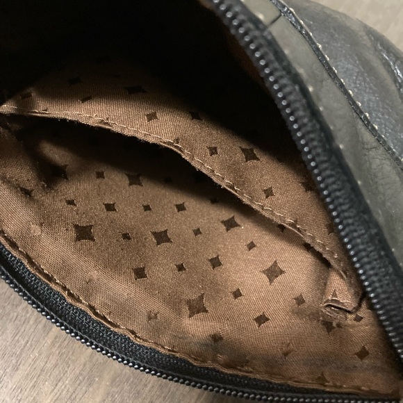 Fossil Black Leather Crossbody Bag with Gold Accents - Picture 8 of 10